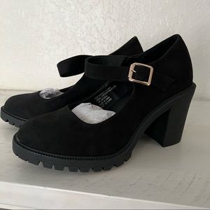 Torrid Chunky Mary Jane Heels size 8.5 WW